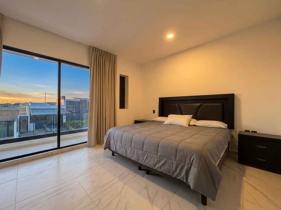 Miniatura 10 de Casa en venta en Lomas de la Rioja