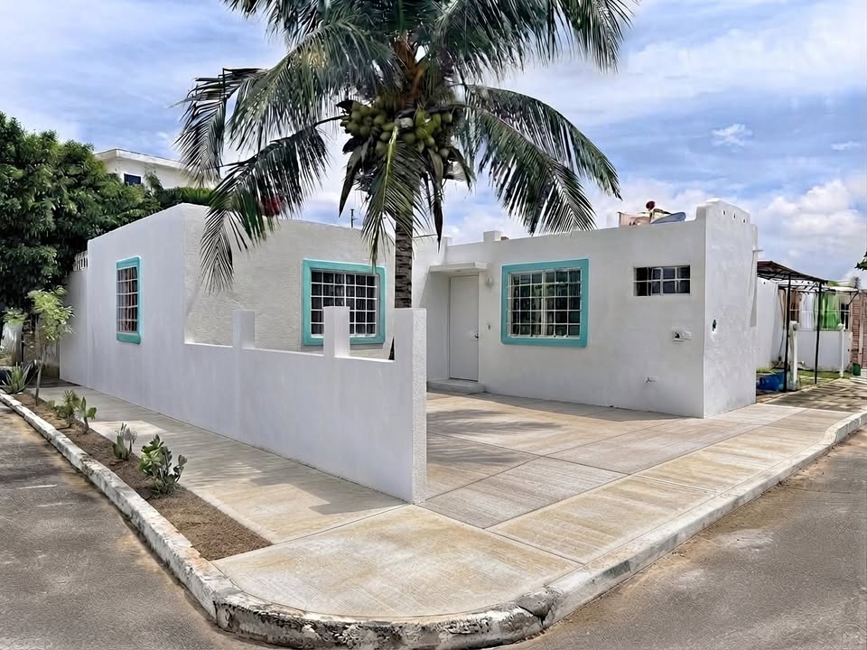 Foto de Casa en esquina en Fracc. Puente Moreno