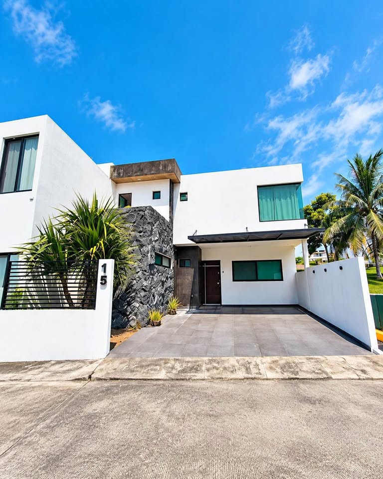 Foto de 🏡 Casa en venta en Lomas de la Rioja