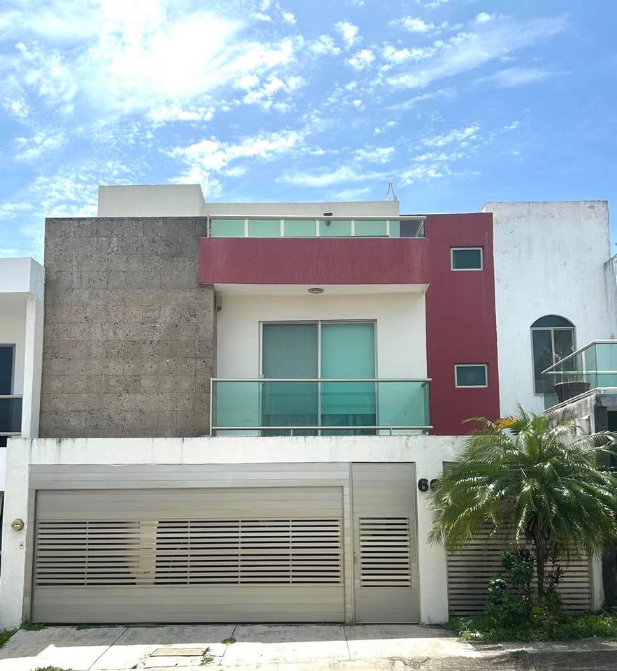 Foto de ¡Casa en venta - Amplia moderna y con 3 pisos!